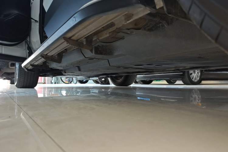 Used Toyota RAV4 2023 2.0L CVT 4x4 Adventure Edition Left Side Sill