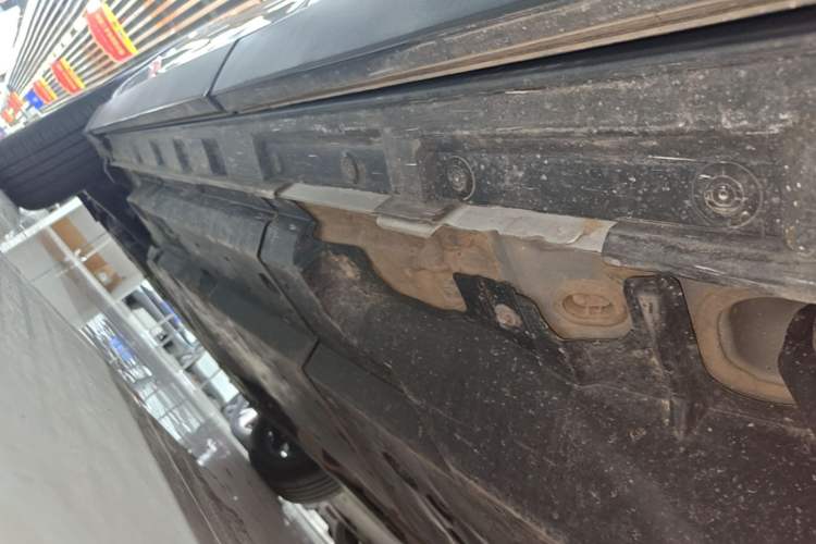 Used Toyota RAV4 2023 2.0L CVT Two-Wheel Drive Fashion Plus Edition Left Side Sill