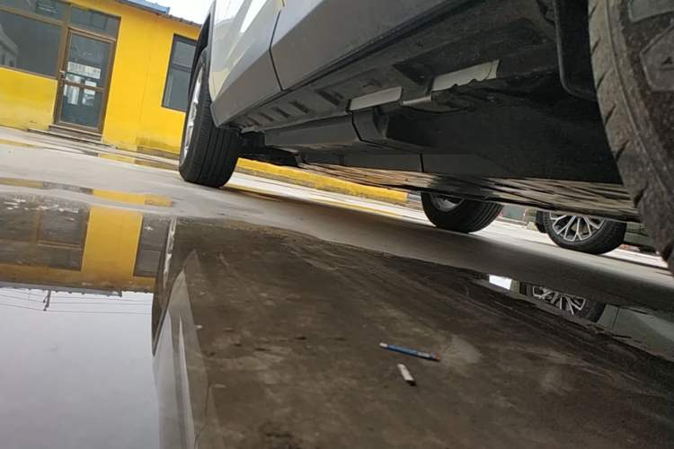 Used Toyota RAV4 2023 2.0L CVT Two-Wheel Drive Urban Edition Left Side Sill