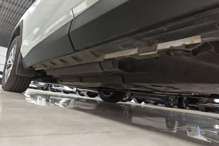 Used Toyota RAV4 2023 2.0L CVT Two-Wheel Drive Fashion Plus Edition Left Side Sill