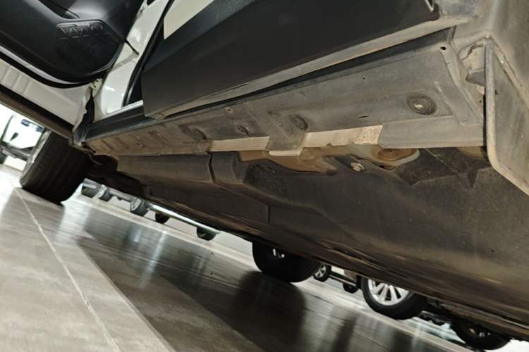 Used Toyota RAV4 2023 2.0L CVT Two-Wheel Drive Fashion Plus Edition Left Side Sill