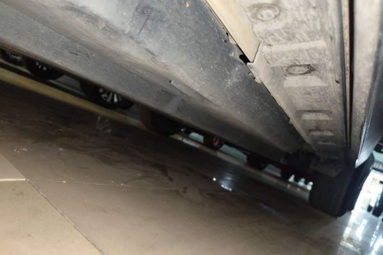 Used Toyota RAV4 2023 2.0L CVT Two-Wheel Drive Fashion Plus Edition Left Side Sill