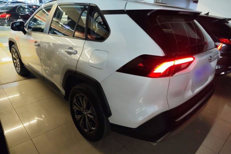 Used Toyota RAV4 2023 2.0L CVT Two-Wheel Drive Fashion Plus Edition Left Side
