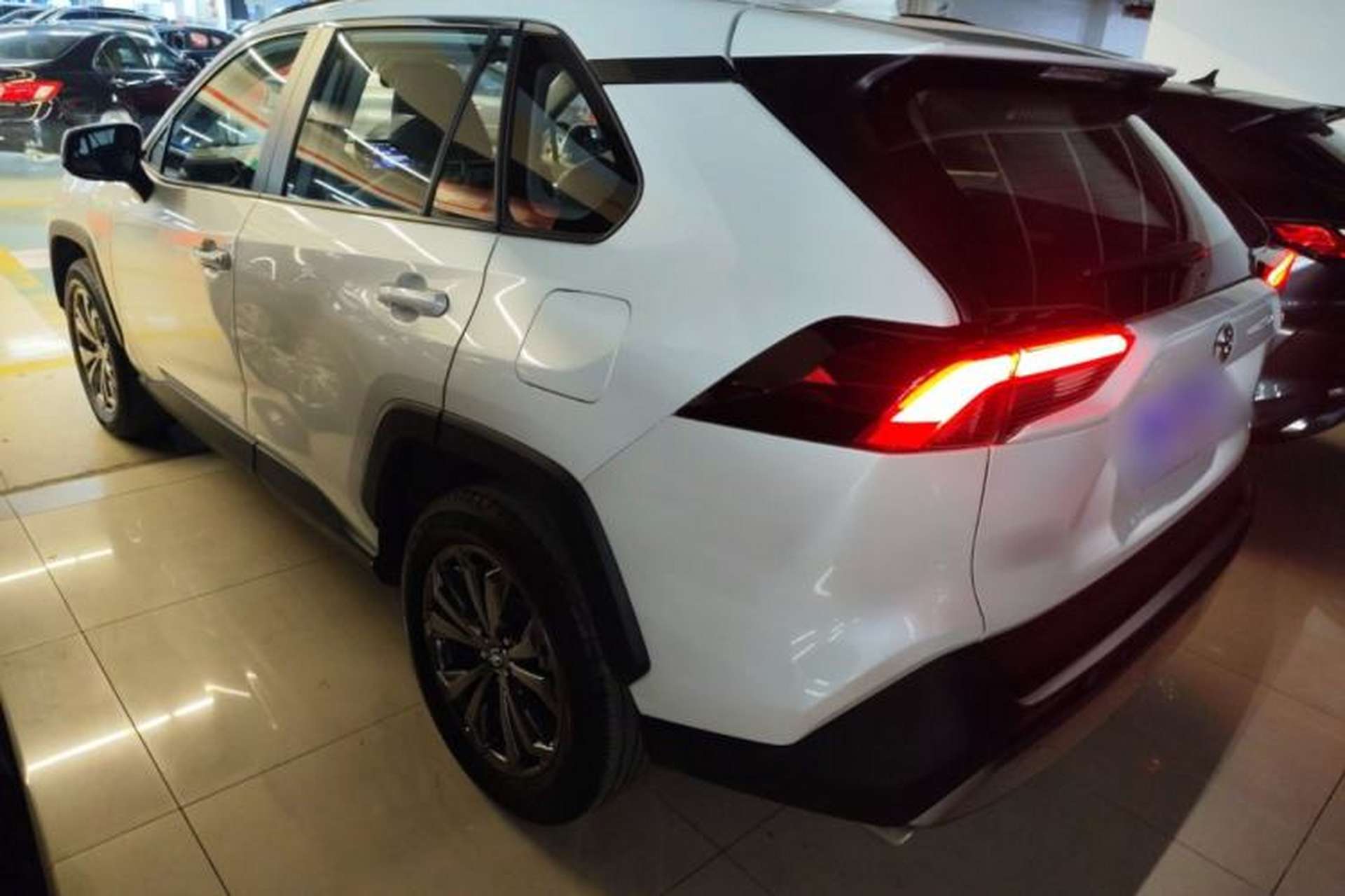 Used Toyota RAV4 2023 2.0L CVT Two-Wheel Drive Fashion Plus Edition Left Side