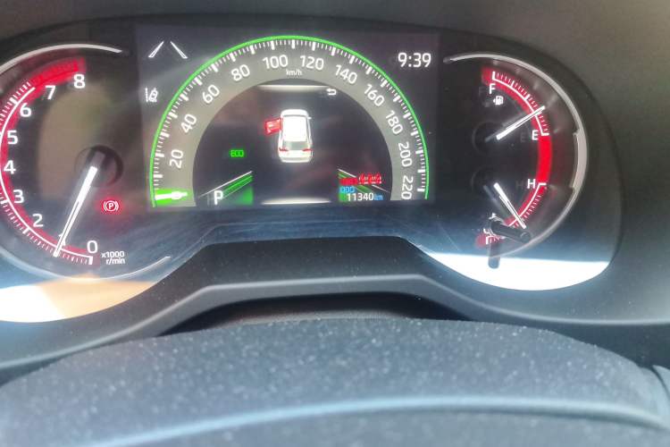 Used Toyota RAV4 2023 2.0L CVT Two-Wheel Drive Fashion Edition Odometer Close Up