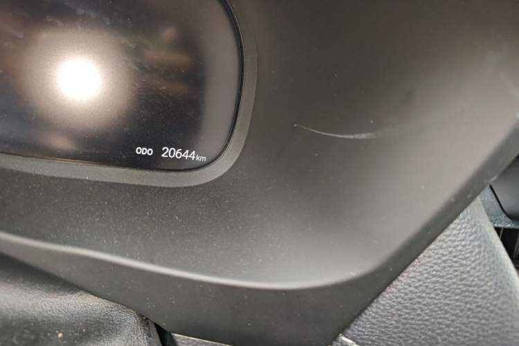 Used Toyota RAV4 2023 2.0L CVT Two-Wheel Drive 20th Anniversary Platinum Edition Odometer Close Up