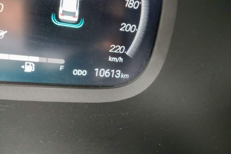 Used Toyota RAV4 2023 2.0L CVT Two-Wheel Drive Fashion Plus Edition Odometer Close Up
