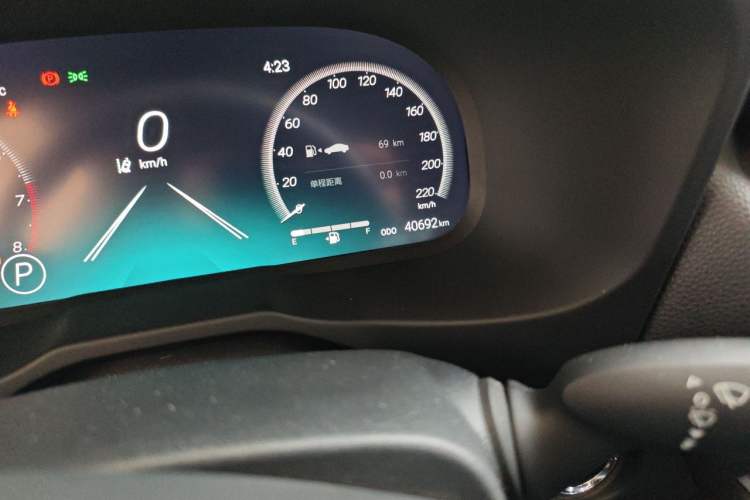 Used Toyota RAV4 2023 2.0L CVT Two-Wheel Drive 20th Anniversary Platinum Edition Odometer Close Up