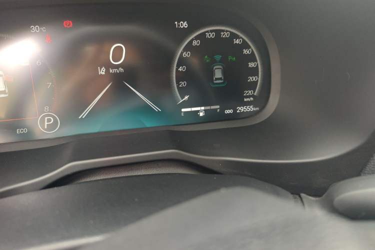 Used Toyota RAV4 2023 2.0L CVT Two-Wheel Drive 20th Anniversary Platinum Edition Odometer Close Up