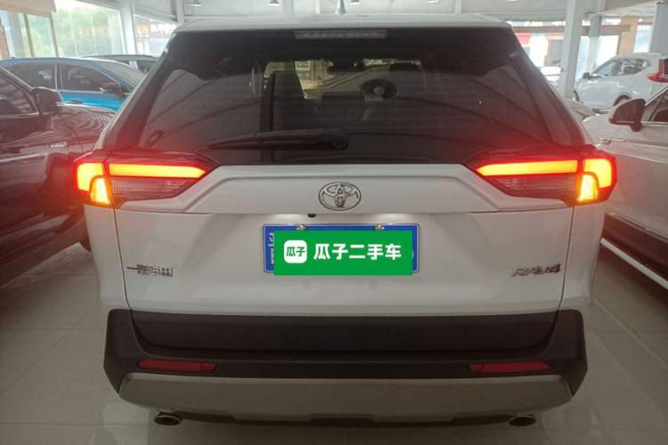 Used Toyota RAV4 2023 2.0L CVT Two-Wheel Drive Fashion Edition Rear