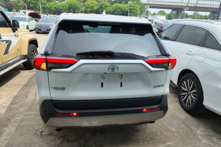 Used Toyota RAV4 2023 2.0L CVT Two-Wheel Drive Fashion Edition Rear