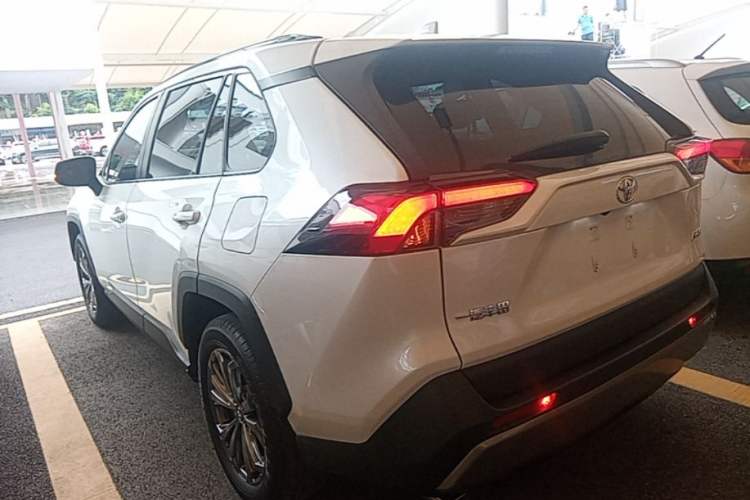 Used Toyota RAV4 2023 2.0L CVT Two-Wheel Drive Fashion Plus Edition Rear Left 45 Deg