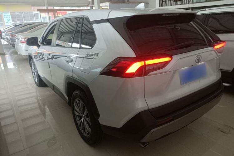 Used Toyota RAV4 2023 2.0L CVT Two-Wheel Drive Fashion Edition Rear Left 45 Deg