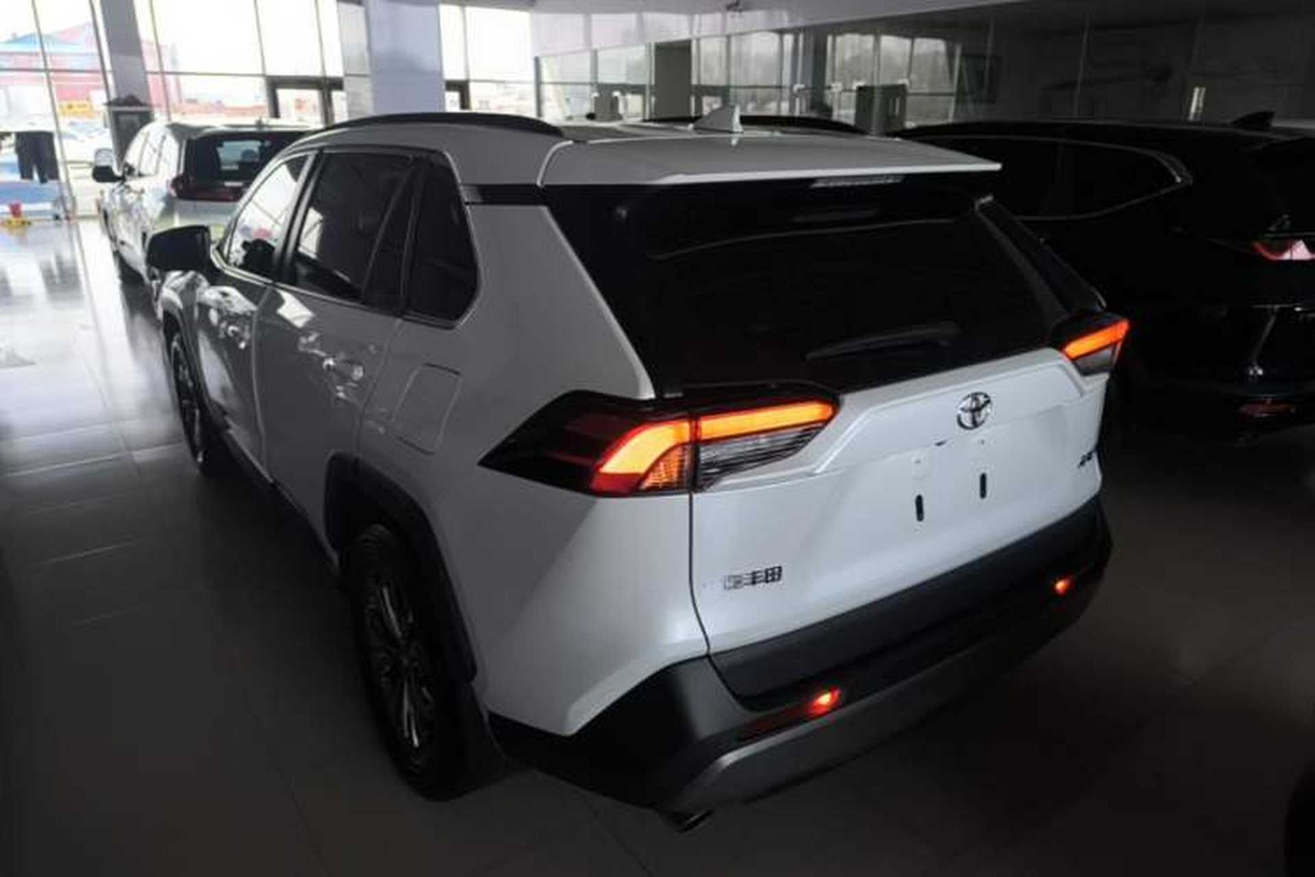Used Toyota RAV4 2023 2.0L CVT Two-Wheel Drive Fashion Plus Edition Rear Left 45 Deg
