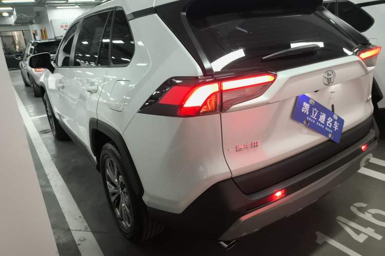Used Toyota RAV4 2023 2.0L CVT Two-Wheel Drive Fashion Plus Edition Rear Left 45 Deg