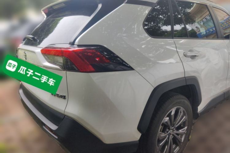 Used Toyota RAV4 2023 2.0L CVT Two-Wheel Drive Fashion Plus Edition Rear Right 45 Deg