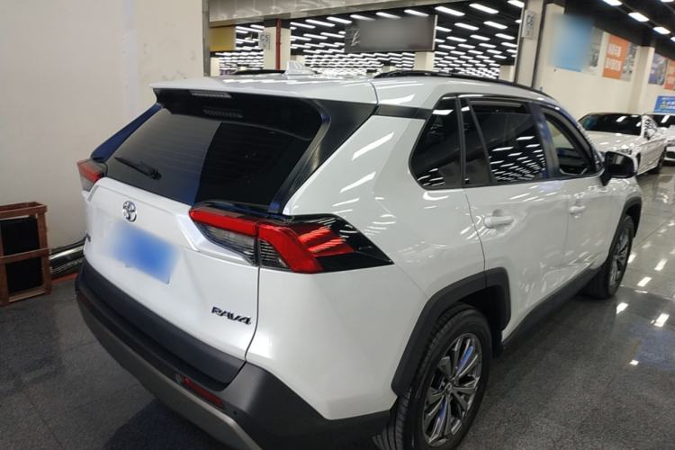 Used Toyota RAV4 2023 2.0L CVT Two-Wheel Drive Fashion Plus Edition Rear Right 45 Deg