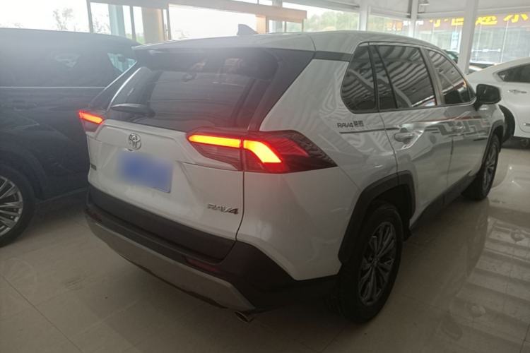 Used Toyota RAV4 2023 2.0L CVT Two-Wheel Drive Fashion Edition Rear Right 45 Deg