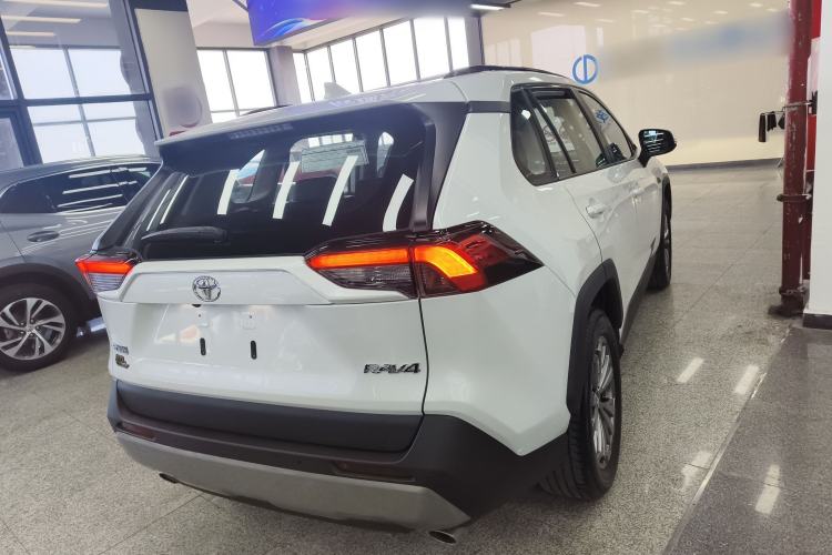 Used Toyota RAV4 2023 2.0L CVT Two-Wheel Drive Fashion Plus Edition Rear Right 45 Deg