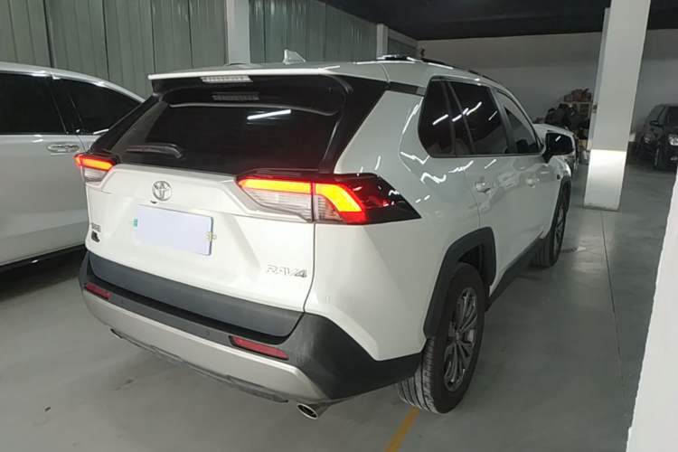 Used Toyota RAV4 2023 2.0L CVT Two-Wheel Drive 20th Anniversary Platinum Edition Rear Right 45 Deg