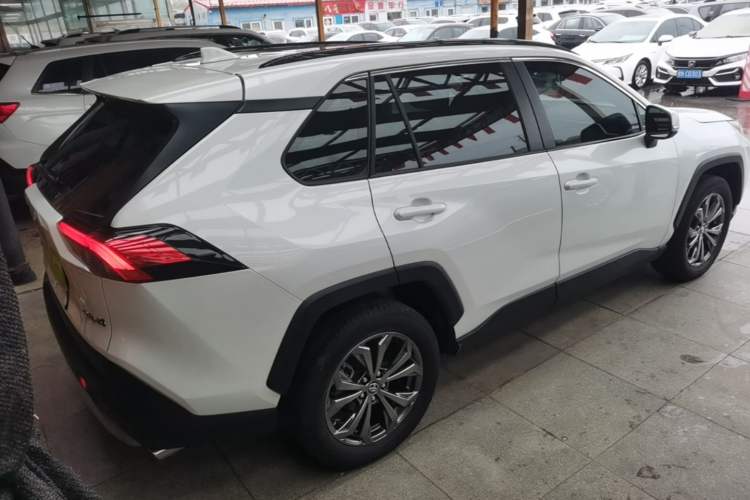 Used Toyota RAV4 2023 2.0L CVT Two-Wheel Drive Fashion Plus Edition Rear Right 45 Deg