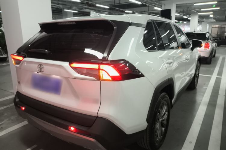 Used Toyota RAV4 2023 2.0L CVT Two-Wheel Drive Fashion Plus Edition Rear Right 45 Deg