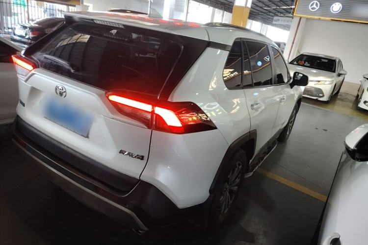 Used Toyota RAV4 2023 2.0L CVT Two-Wheel Drive Fashion Plus Edition Rear Right 45 Deg