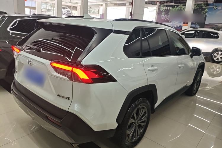 Used Toyota RAV4 2023 2.0L CVT Two-Wheel Drive Fashion Plus Edition Rear Right 45 Deg
