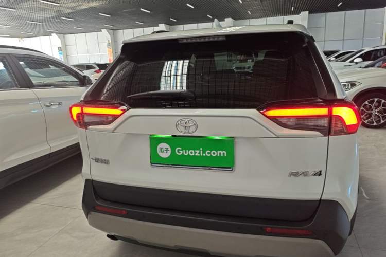 Used Toyota RAV4 2023 2.0L CVT Two-Wheel Drive Fashion Plus Edition Rear