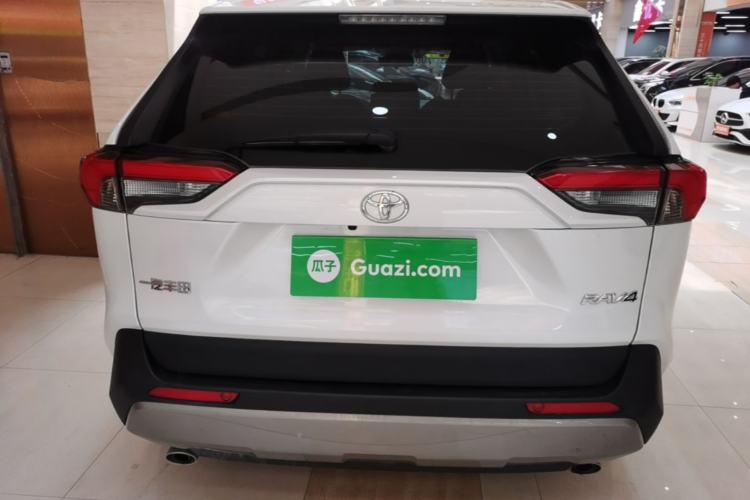 Used Toyota RAV4 2023 2.0L CVT Two-Wheel Drive Fashion Edition Rear