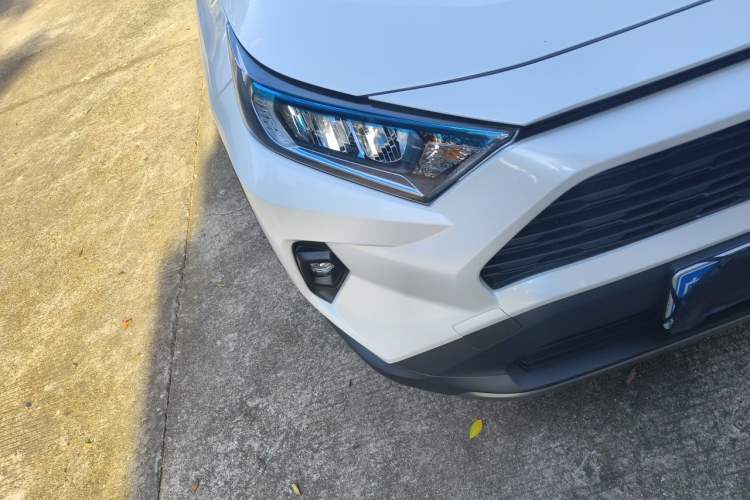 Used Toyota RAV4 2023 2.0L CVT Two-Wheel Drive Fashion Edition Right Front Headlight