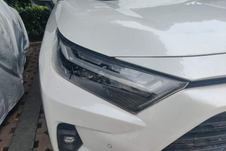 Used Toyota RAV4 2023 2.0L CVT Two-Wheel Drive Fashion Plus Edition Right Front Headlight