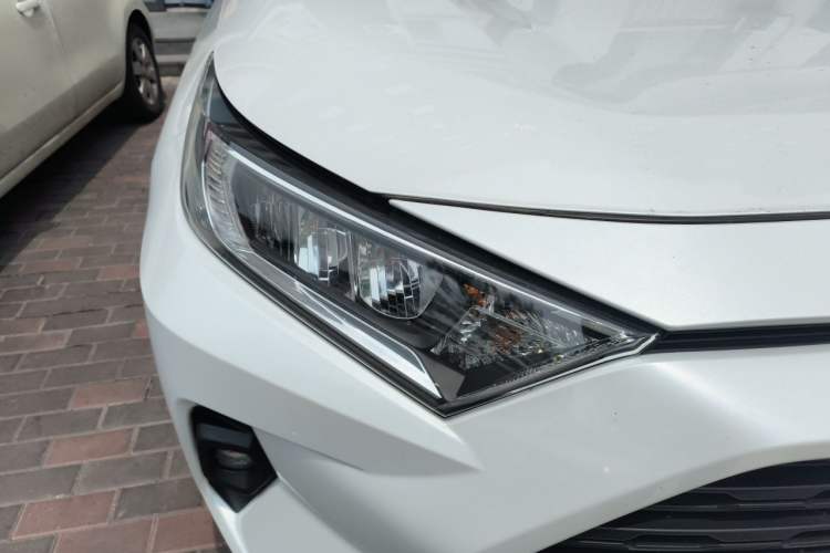 Used Toyota RAV4 2023 2.0L CVT Two-Wheel Drive Urban Edition Right Front Headlight