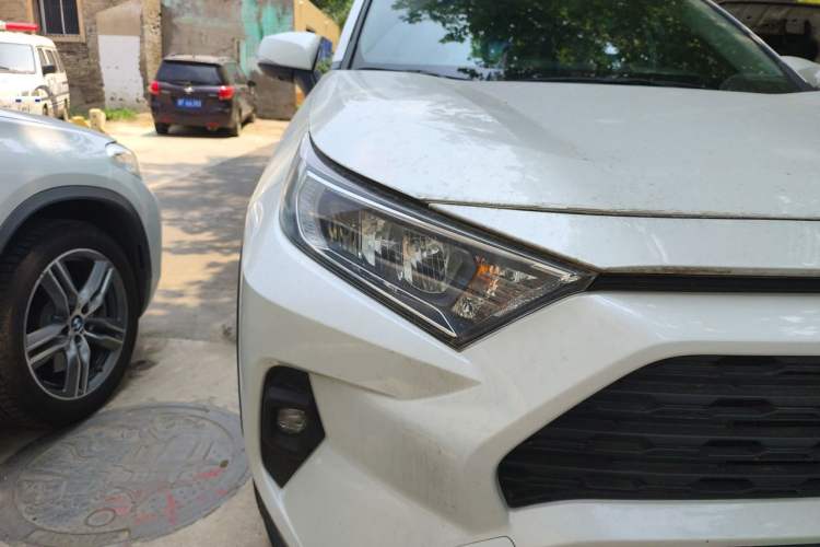 Used Toyota RAV4 2023 2.0L CVT Two-Wheel Drive Fashion Edition Right Front Headlight