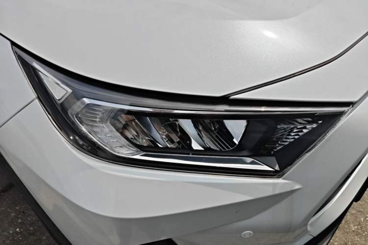 Used Toyota RAV4 2023 2.0L CVT Two-Wheel Drive Urban Edition Right Front Headlight