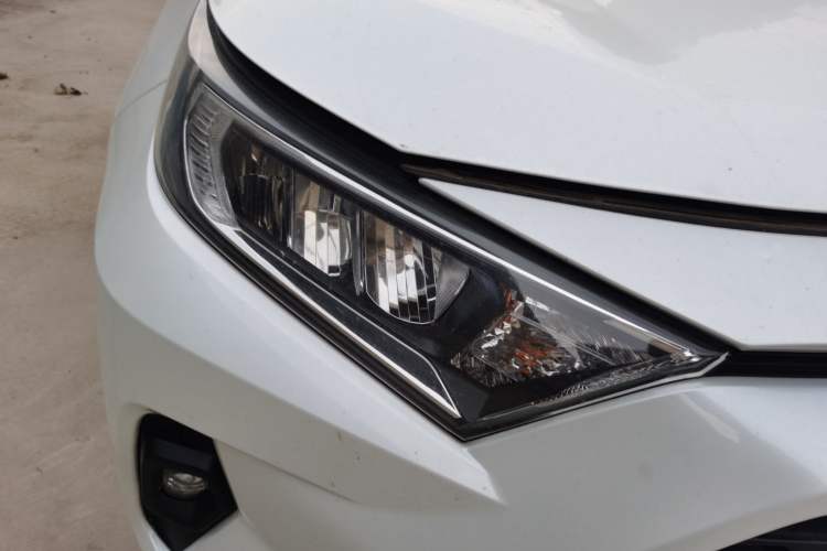 Used Toyota RAV4 2023 2.0L CVT Two-Wheel Drive Urban Edition Right Front Headlight