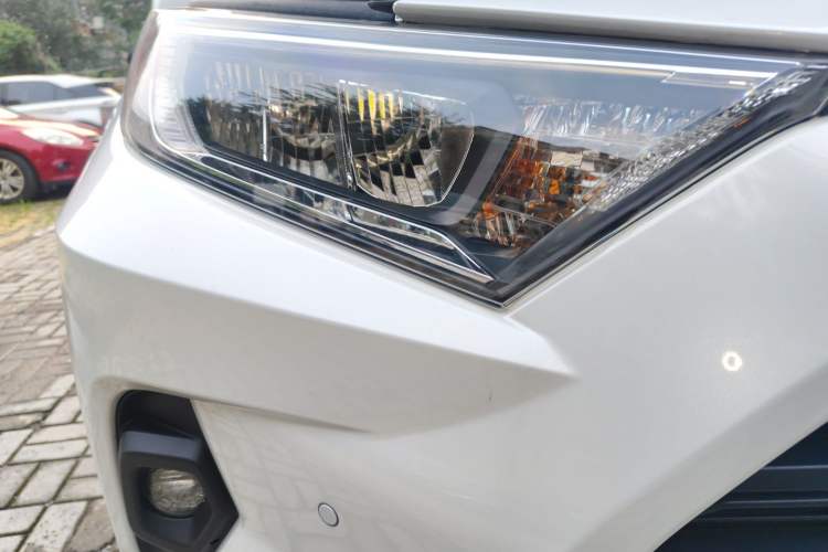 Used Toyota RAV4 2023 2.0L CVT Two-Wheel Drive Urban Edition Right Front Headlight