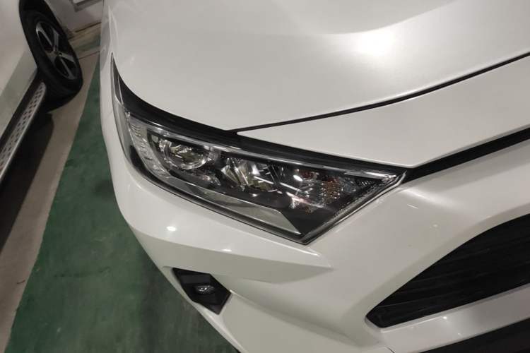 Used Toyota RAV4 2023 2.0L CVT Two-Wheel Drive Urban Edition Right Front Headlight