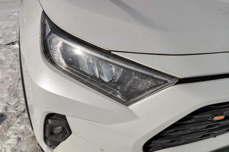 Used Toyota RAV4 2023 Dual-Motor 2.5L E-CVT Two-Wheel Drive Elite Edition Right Front Headlight