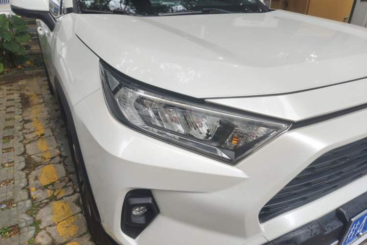 Used Toyota RAV4 2023 2.0L CVT Two-Wheel Drive Fashion Edition Right Front Headlight
