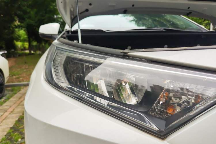 Used Toyota RAV4 2023 2.0L CVT Two-Wheel Drive Urban Edition Right Front Headlight