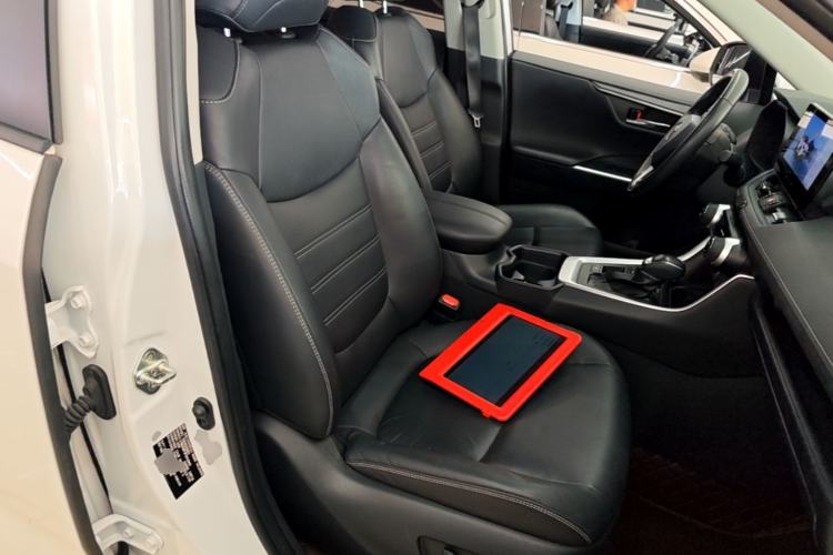Used Toyota RAV4 2023 Dual-Engine 2.5L E-CVT Two-Wheel Drive Elite Plus Edition Right Front Seat