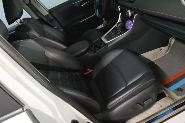 Used Toyota RAV4 2023 Dual-Engine 2.5L E-CVT Four-Wheel Drive Elite Plus Edition Right Front Seat