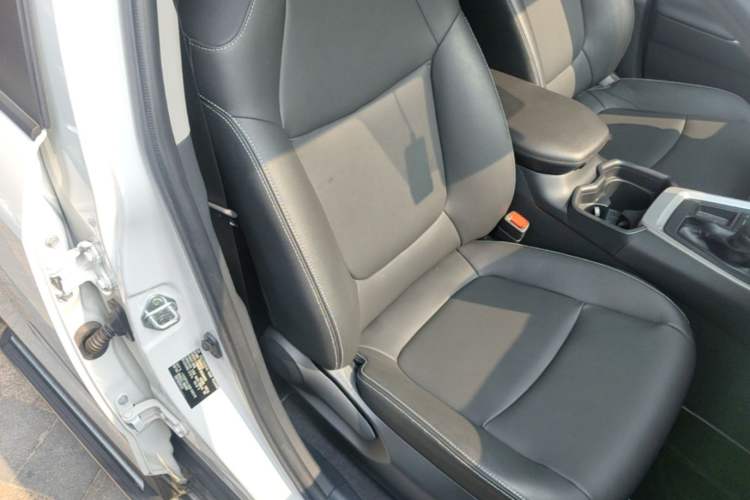 Used Toyota RAV4 2023 2.0L CVT Two-Wheel Drive Urban Edition Right Front Seat