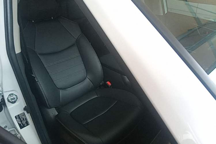Used Toyota RAV4 2023 2.0L CVT Two-Wheel Drive Fashion Plus Edition Right Front Seat