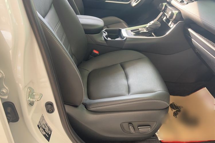 Used Toyota RAV4 2023 2.0L CVT Two-Wheel Drive 20th Anniversary Platinum Edition Right Front Seat