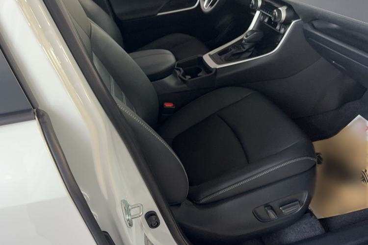 Used Toyota RAV4 2023 2.0L CVT Two-Wheel Drive 20th Anniversary Platinum Edition Right Front Seat