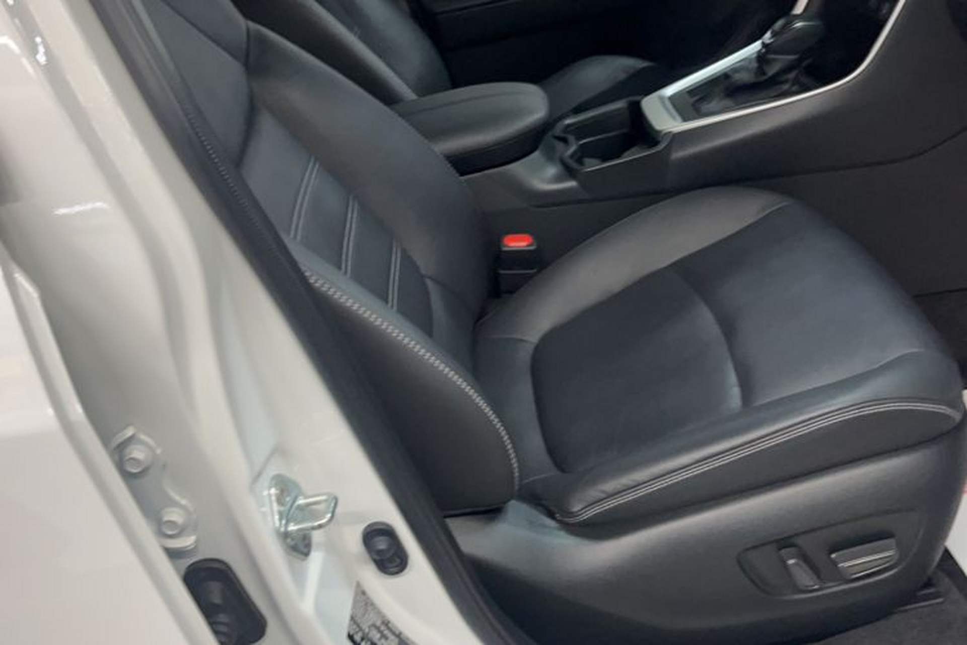 Used Toyota RAV4 2023 2.0L CVT Two-Wheel Drive Fashion Plus Edition Right Front Seat