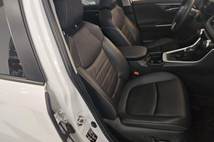 Used Toyota RAV4 2023 2.0L CVT Two-Wheel Drive 20th Anniversary Platinum Edition Right Front Seat
