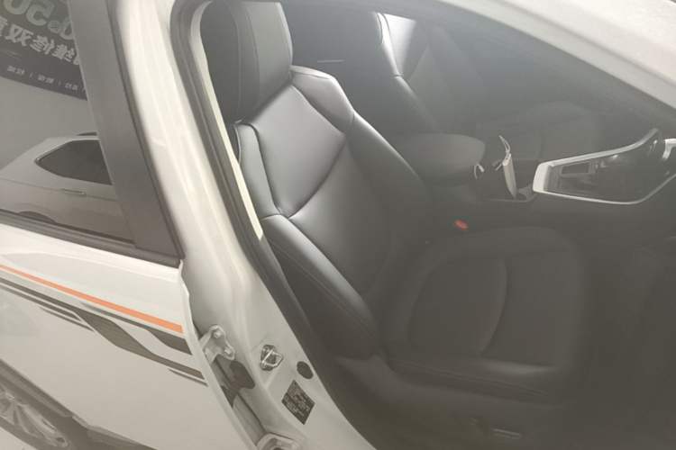 Used Toyota RAV4 2023 2.0L CVT Two-Wheel Drive Fashion Edition Right Front Seat